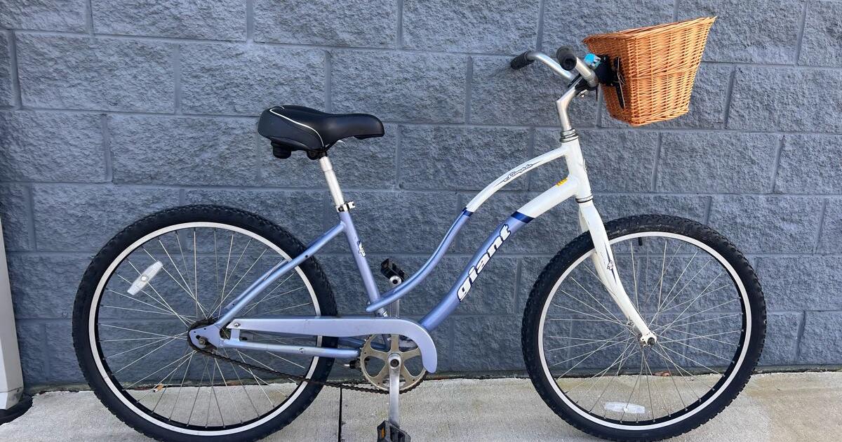 Giant Cruiser Bike for 120 in Jacksonville, FL For Sale & Free
