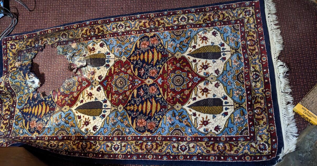 Damaged Oriental rug see description, Jim 20910 for Free in Silver Spring, MD For Sale