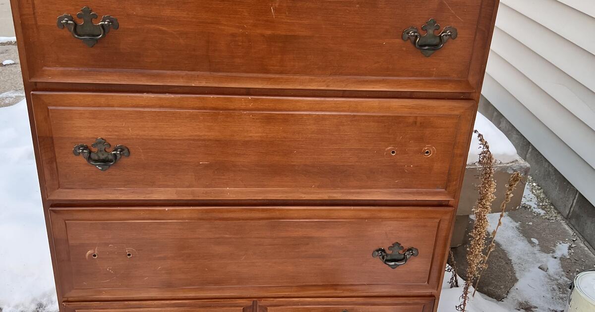 FREE Dresser for Free in Minneapolis, MN Finds — Nextdoor