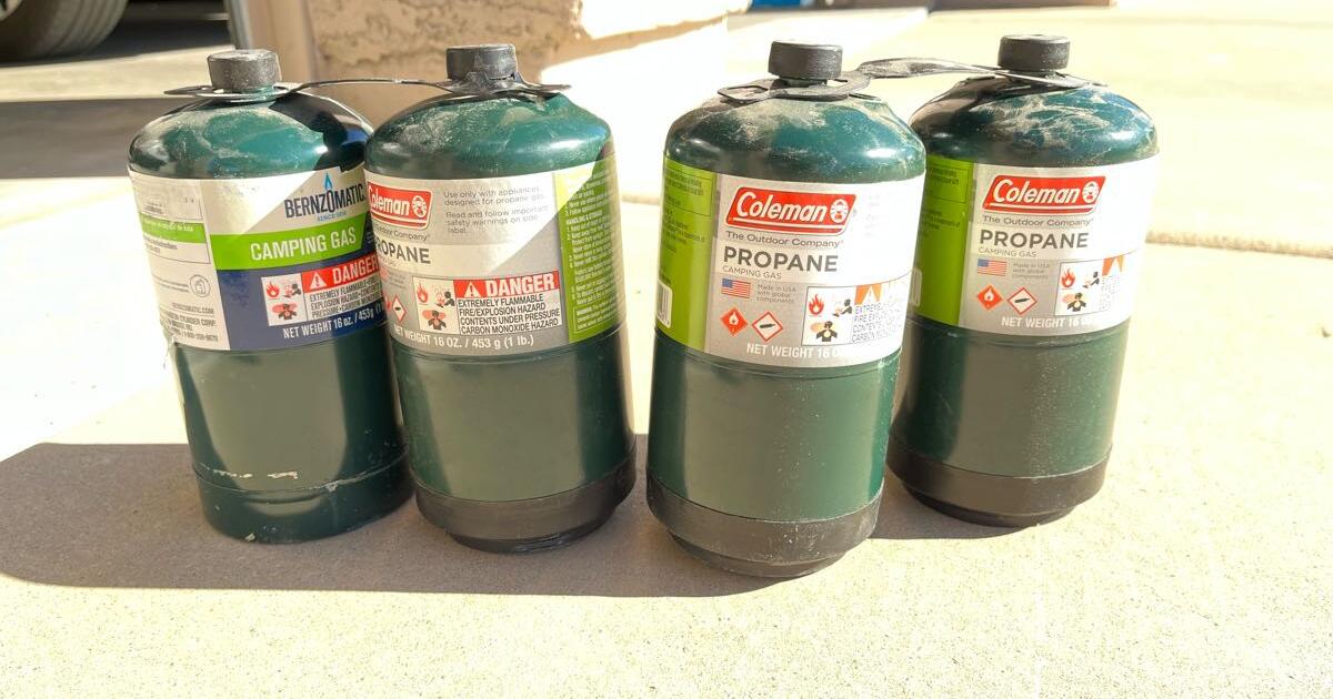 Coleman 1 lb propane canisters (4) for 8 in Cave Creek, AZ For Sale
