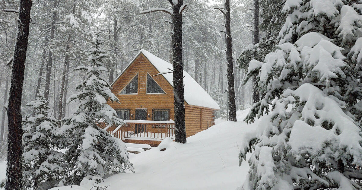 Log cabin and land in Jemez Mountains for 299000 in Bella Vista, AR