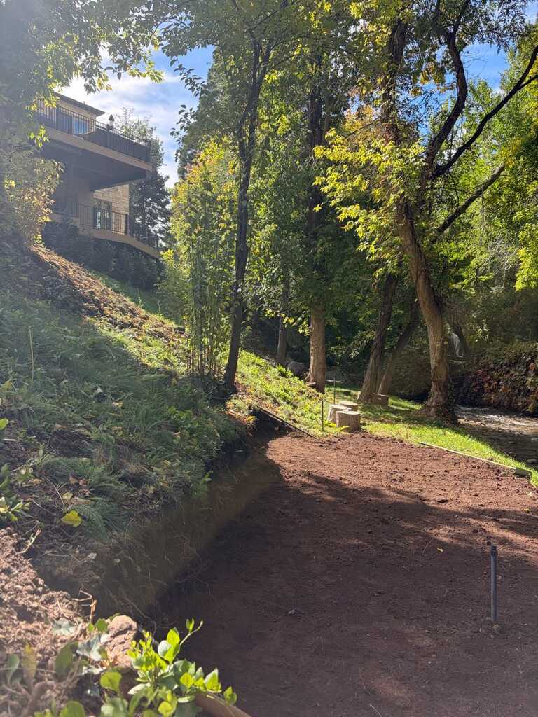 Continue mow lawn and pre for winter ❄️ at (801) 793-3045 thanks neigh — 4