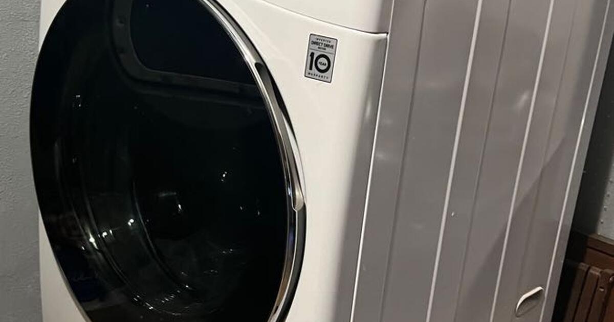 LG Front load washer and front load Whirlpool dryer and bases for 250
