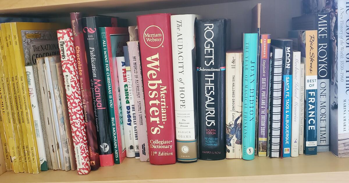 ACCEPTING BOOK DONATIONS for Free in Westchester, IL For Sale & Free