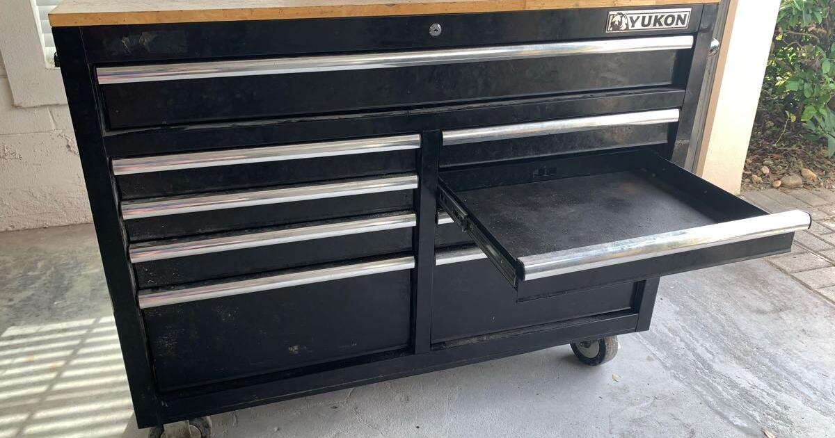 Yukon tool chest 9 drawers on wheels for 150 in Apopka, FL For