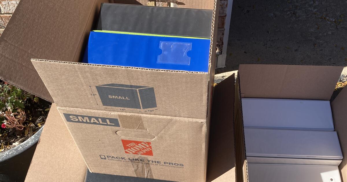 free binders 27 total 3.5 inch 3 inch 2 inch 1/2 inch 3 boxes 624