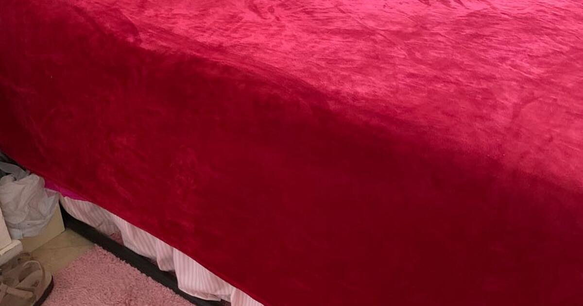 Lauren California king size blanket for 25 in Oro Valley, AZ Finds