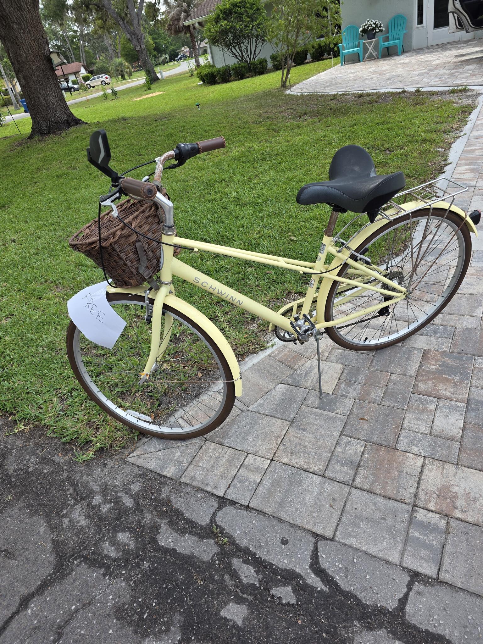 schwinn bicycles sarasota fl Racer 3 Speed thru cruiser style bike with matching fenders and sweptback handlebars Schwinn Mikko 7 Cruiser Bike,