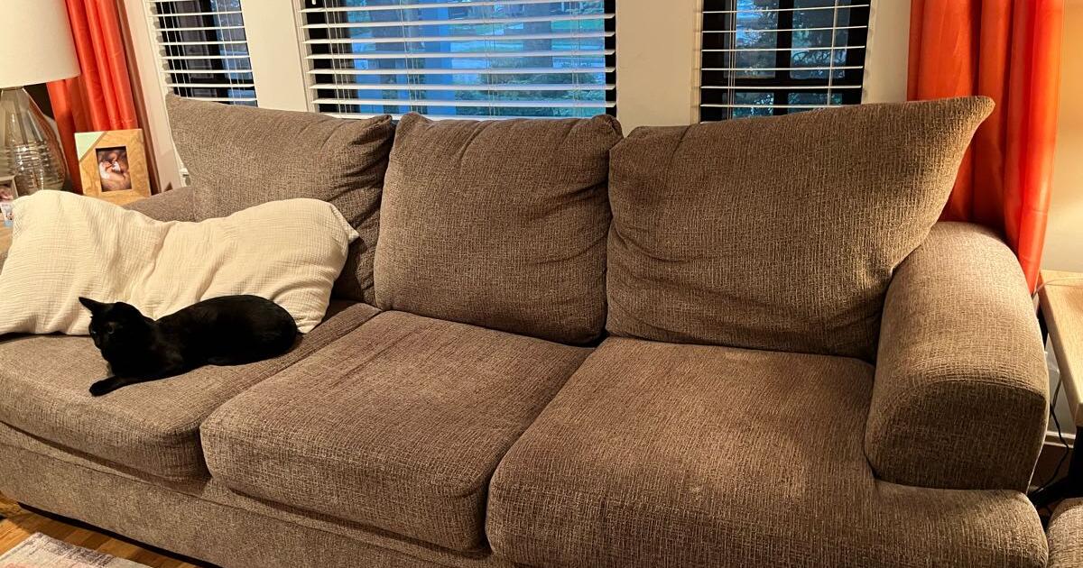 Free couches!! for Free in Kansas City, MO Finds — Nextdoor