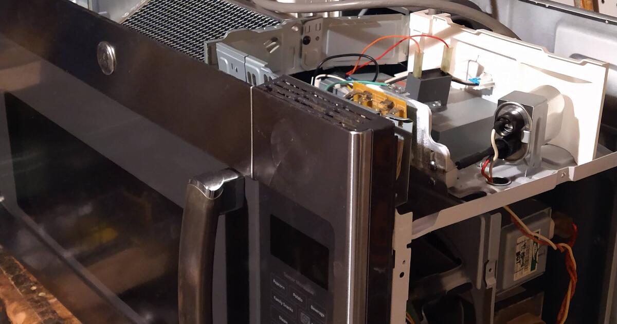 GE microwave Jvm7195sf1ss for parts or repair for Free in North