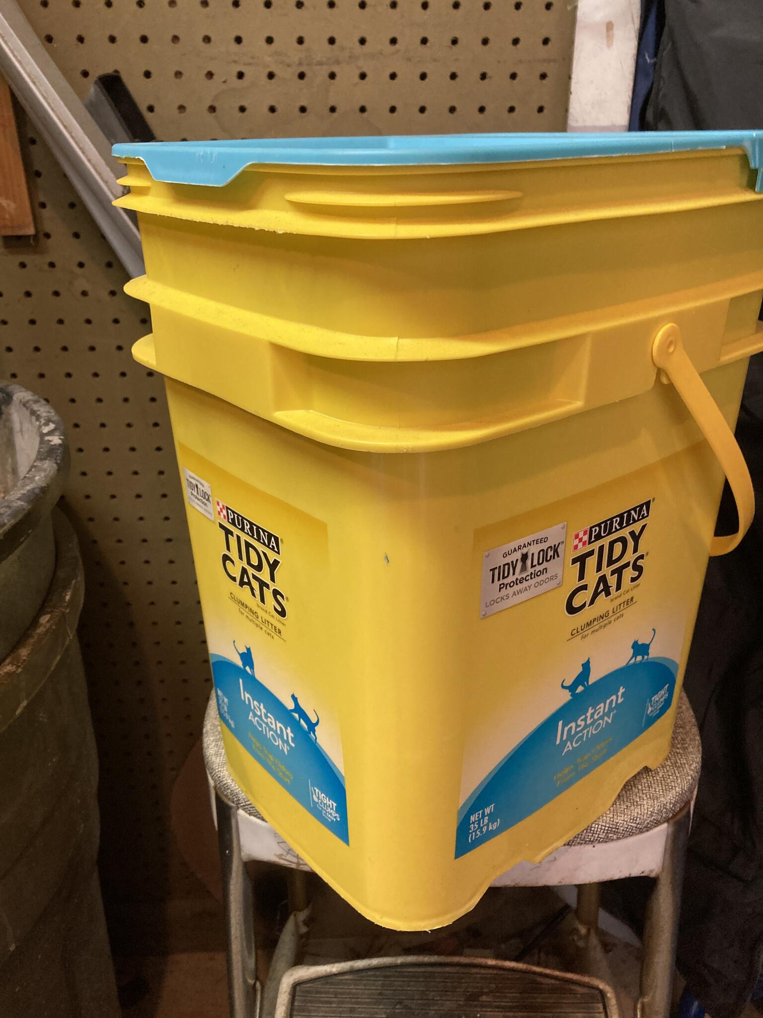 Kitty Litter Buckets for Free in Hot Springs Village, AR | For Sale ...