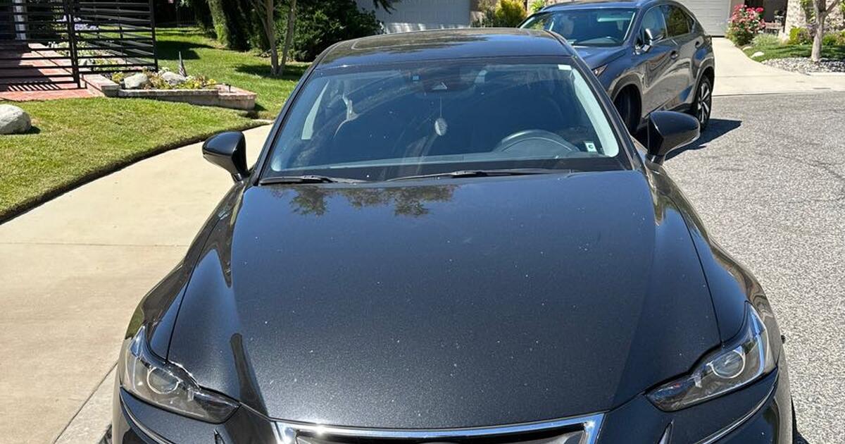 Lexus IS 300 4 door sedan LOW miles for 31500 in Calabasas, CA For