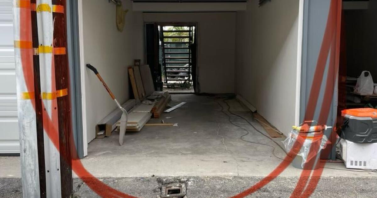 BIG PRIVATE GARAGE/STORAGE FOR RENT 22x10' BY 11' HIGH. NO CREDIT