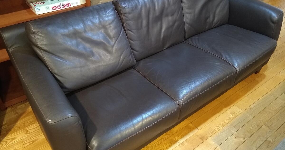Leather couch for 80 in Medford, OR For Sale & Free — Nextdoor