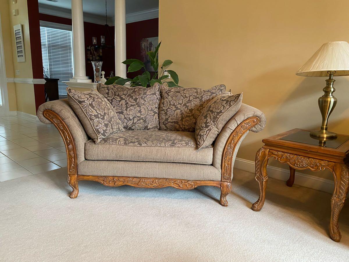 Living room Furniture (6 piece set) (Ashley) for 450 in Bluffton, SC