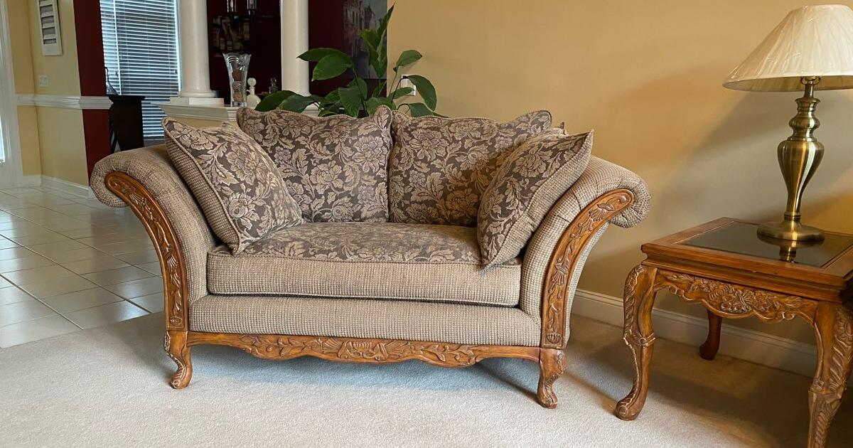 Living room Furniture (6 piece set) (Ashley) for 450 in Bluffton, SC