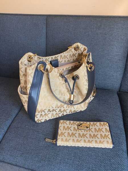 Michael Kors Bag & Wallet For $120 In Burlington, VT | For Sale & Free —  Nextdoor