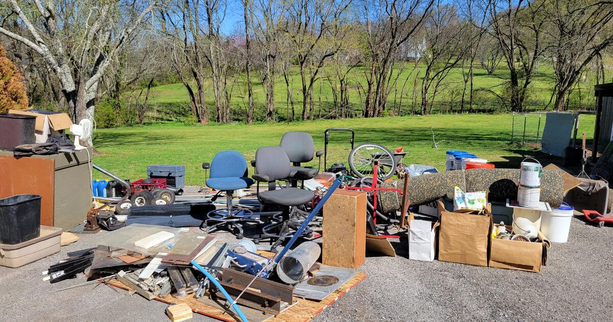 FREE YARD SALE LEFTOVERS for Free in Thompsons Station, TN Finds