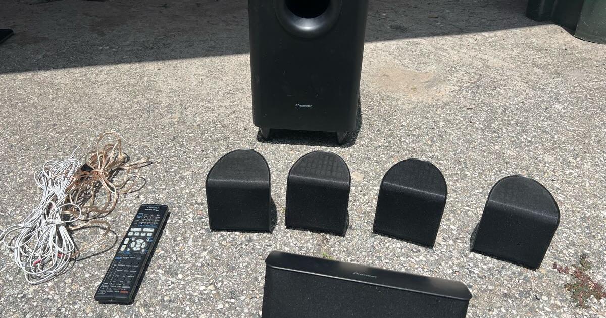 Pioneer surround sound speakers for 25 in Redondo Beach, CA For Sale