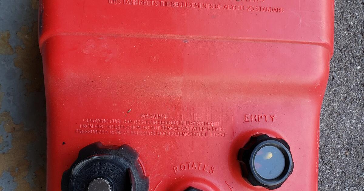 Fuel tank for 35 in Jupiter, FL For Sale & Free — Nextdoor