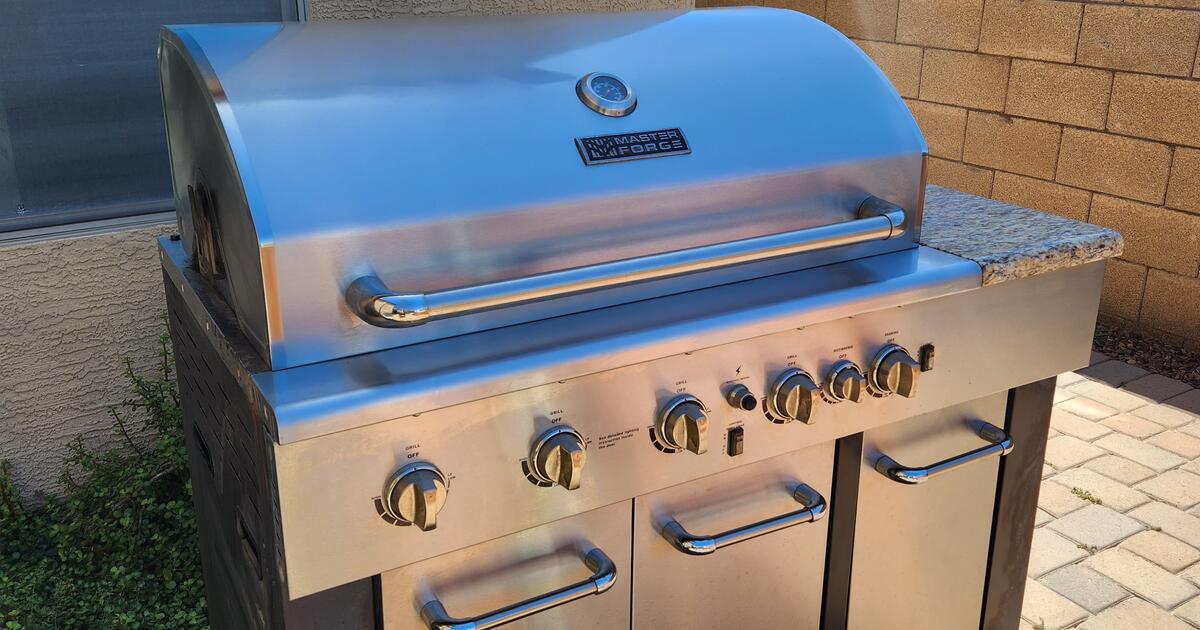 Master 4 burner propane grill for Free in Mesa, AZ For Sale