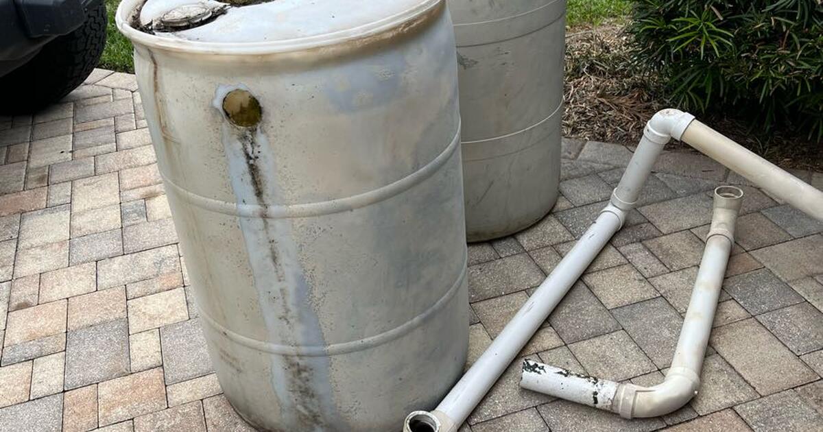 Curb alert. FREE. Rain Barrels. 923 Kingmont Terrace for Free in The