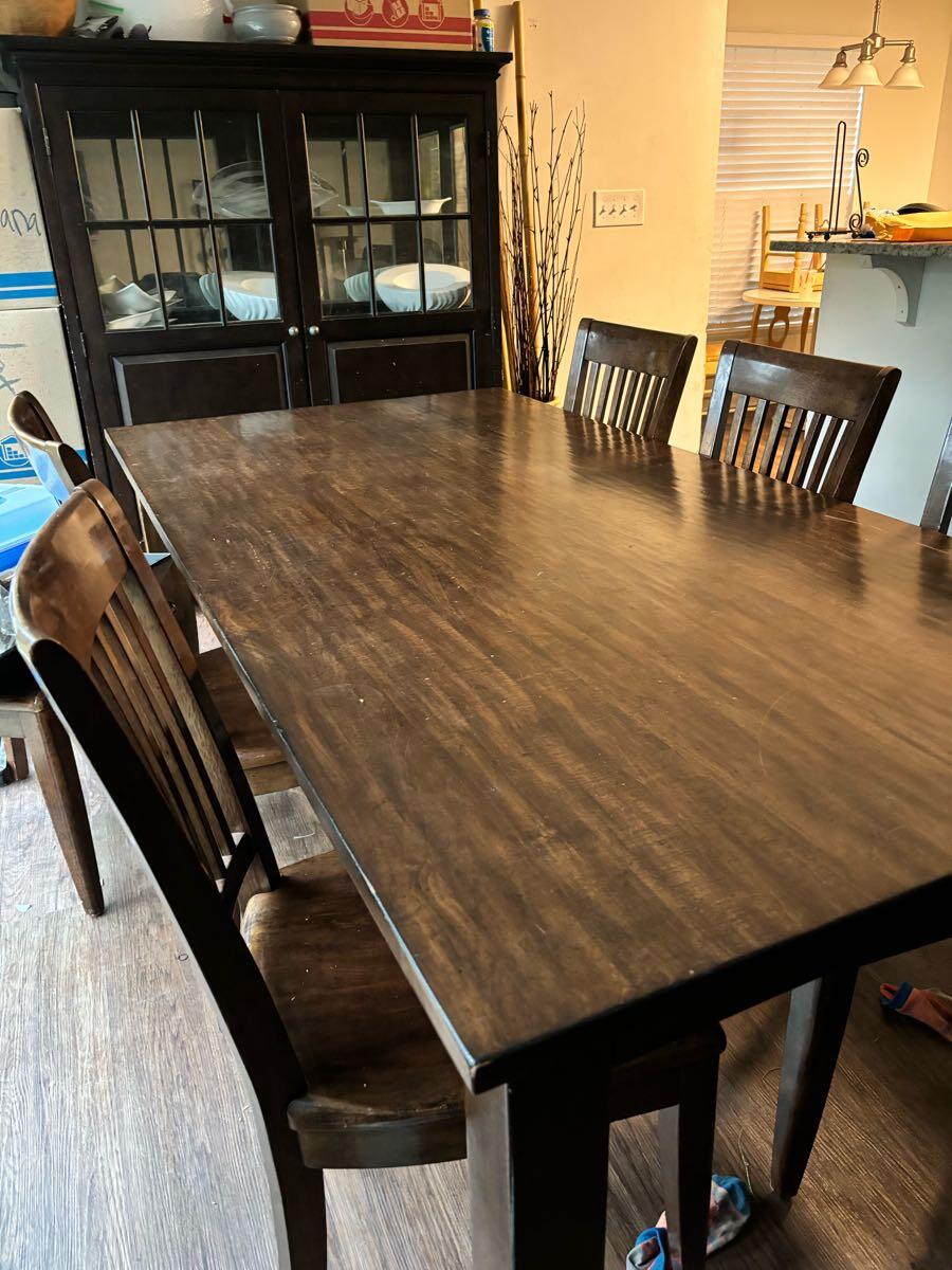 Kincaid Dark Wood Dining Table with 6 Chairs