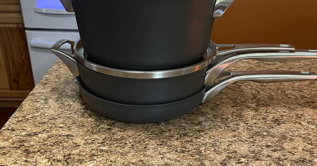 Calphalon pots and pans for 50 in Alliance, OH For Sale & Free