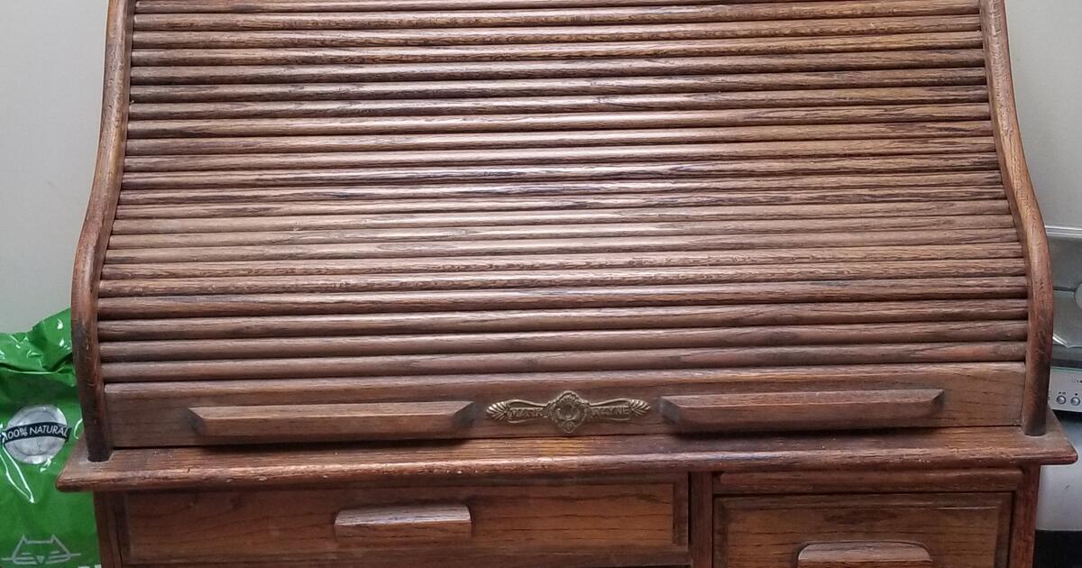 Mark Wayne RollTop Desk for Free in San Francisco, CA For Sale