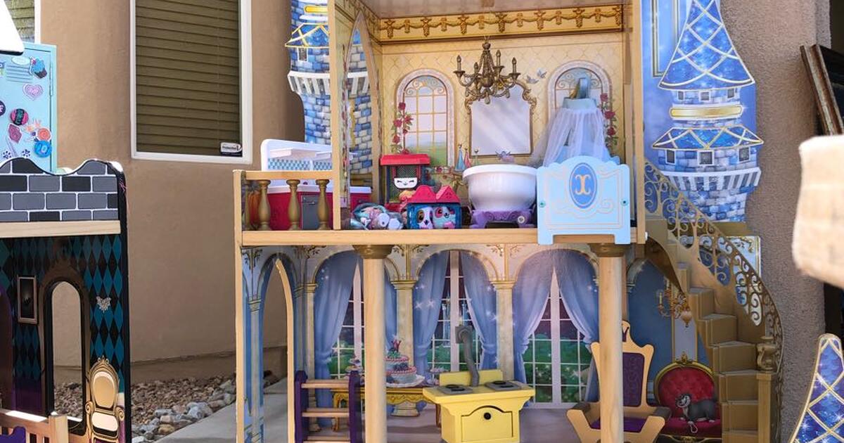 Cinderella Doll House for 60 in Albuquerque, NM For Sale & Free
