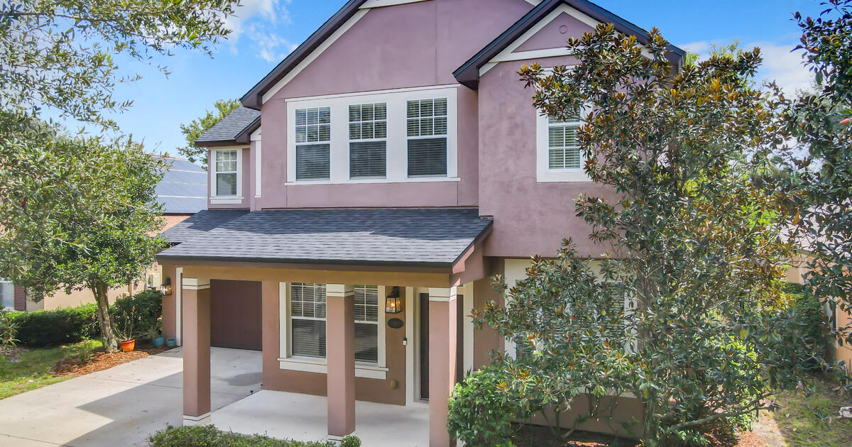 OPEN HOUSE! Home For Sale 319 Ravenshill Way in Victoria Commons for