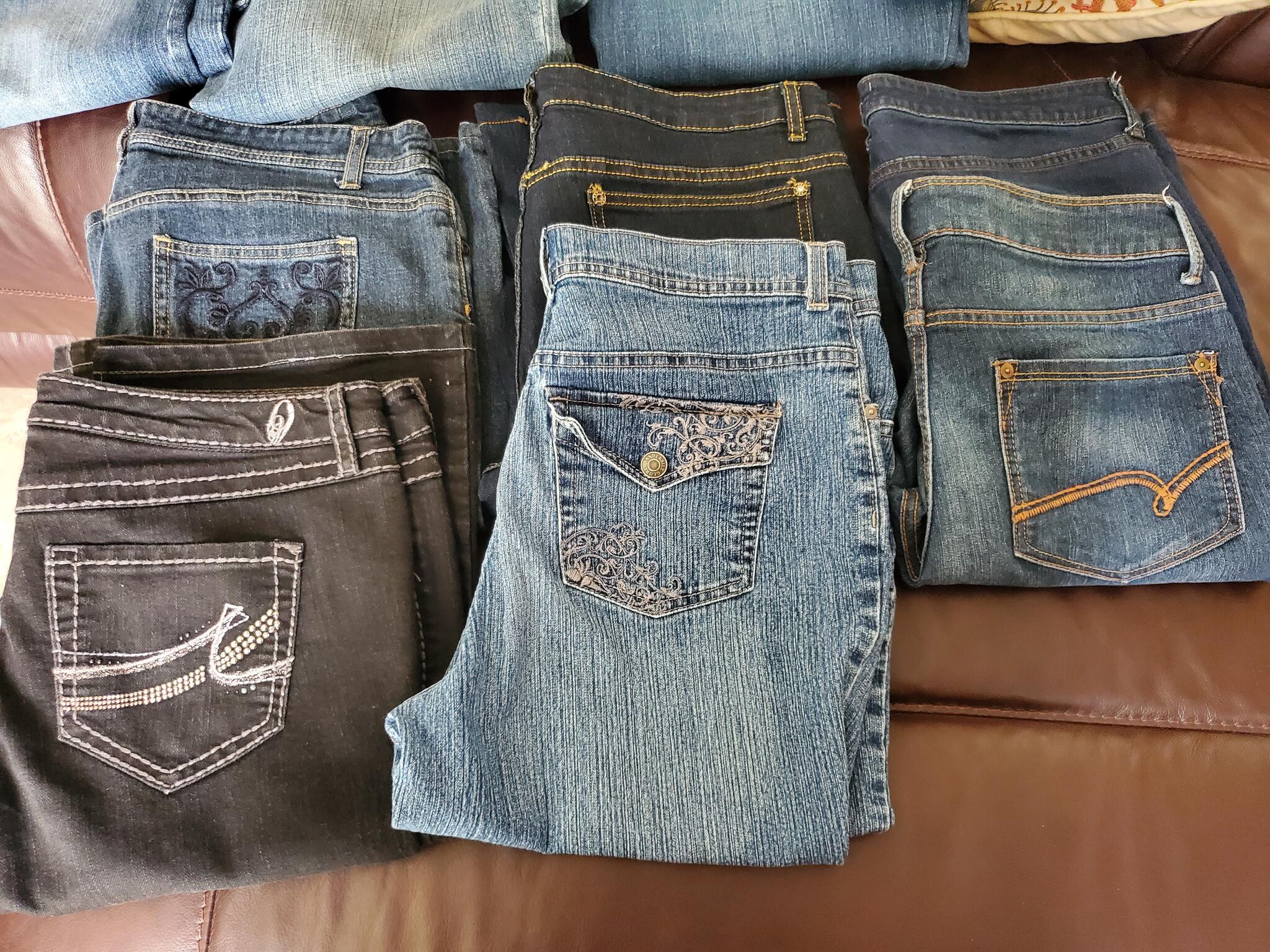 Womens Brand Name Jeans & Capri Jeans LIKE NEW - Size 10, 12, 16 & 13/ ...