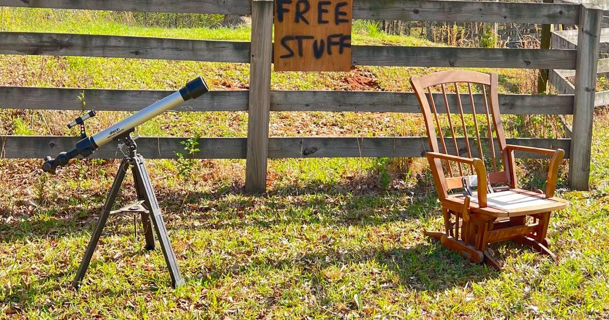 Free Telescope and Glider Rocker for Free in Cumming, GA Finds — Nextdoor