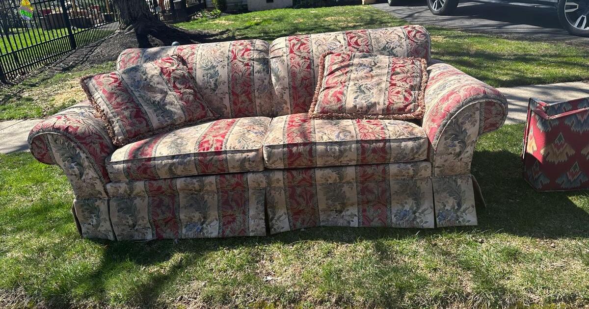 Great sofa for Free in Newtown, PA Finds — Nextdoor