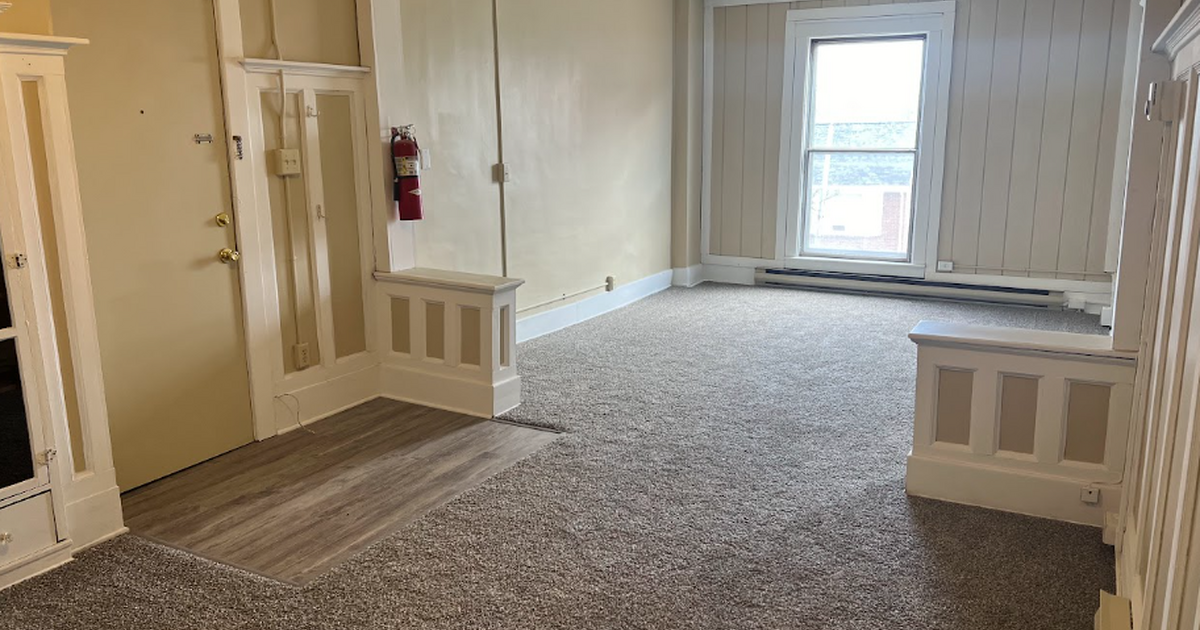 2bd/1ba Downtown Owosso Apartment for Rent for 850 in Owosso, MI For