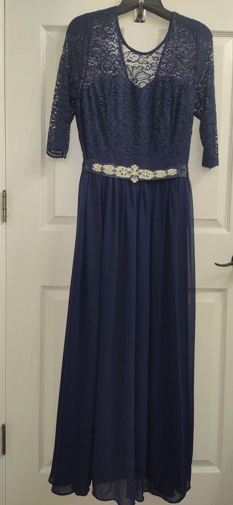Navy Blue Lace Evening Gown For $30 In Panama City Beach, FL | For Sale &  Free  Nextdoor