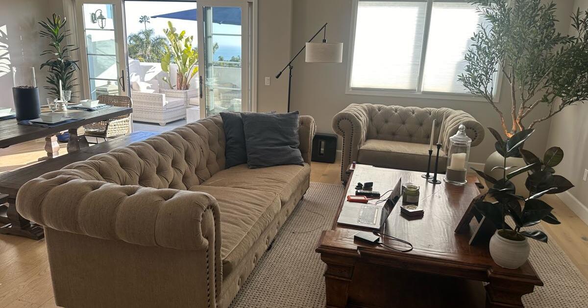 Couches/sofa sleepers and table for 750 in Scottsdale, AZ For Sale