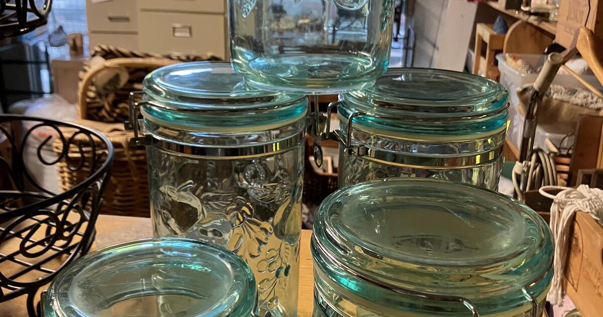 5 Beautiful Storage Containers..Look like Glass, but not.. for 10 in
