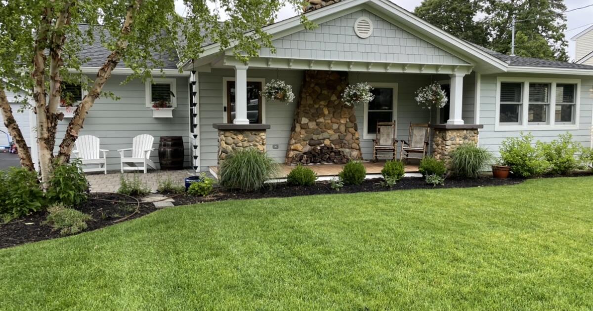 3 Bed 2 Bath/ remodeled in 2021**1130 Bayberry Rd Manasquan FOR SALE BY