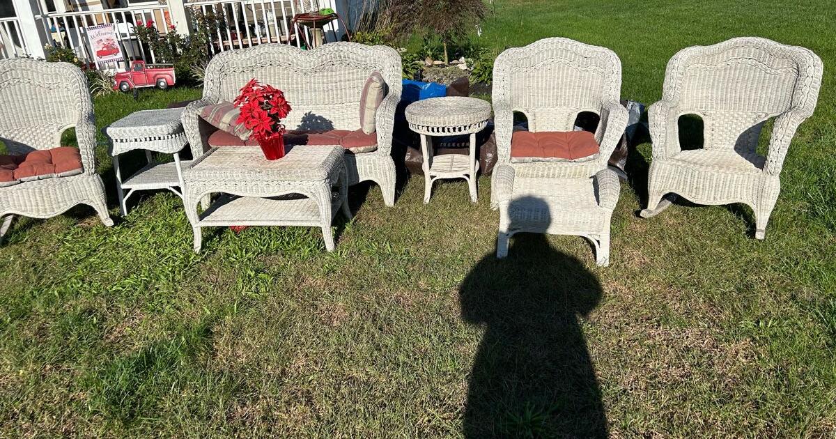 Wicker furniture for 250 in Southampton, NJ For Sale & Free — Nextdoor