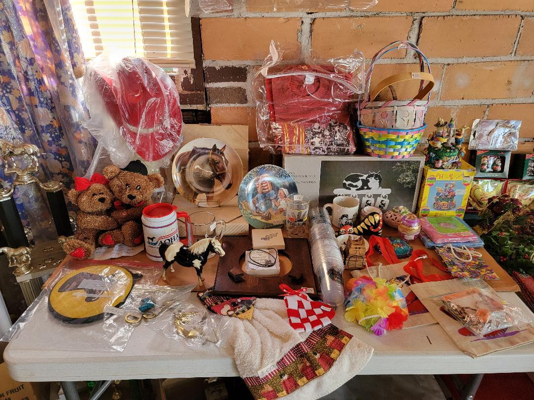 Kentucky Derby & Horse Treasures in picture. GARAGE SALE PICTURES "LOOK