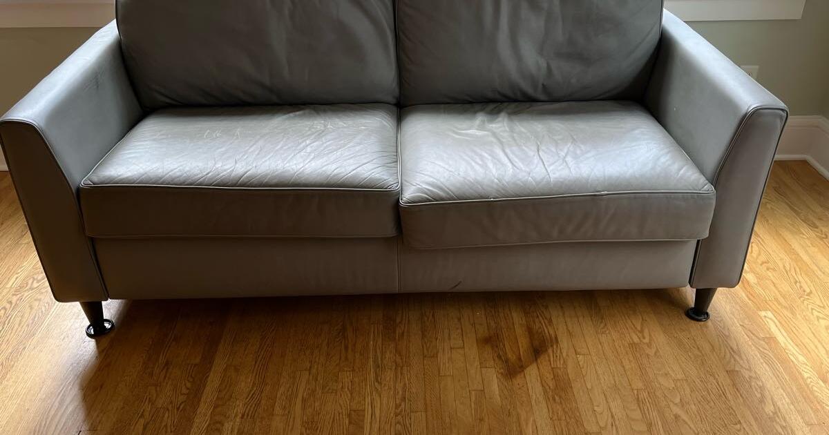 Free leather couch for Free in Minneapolis, MN Finds — Nextdoor