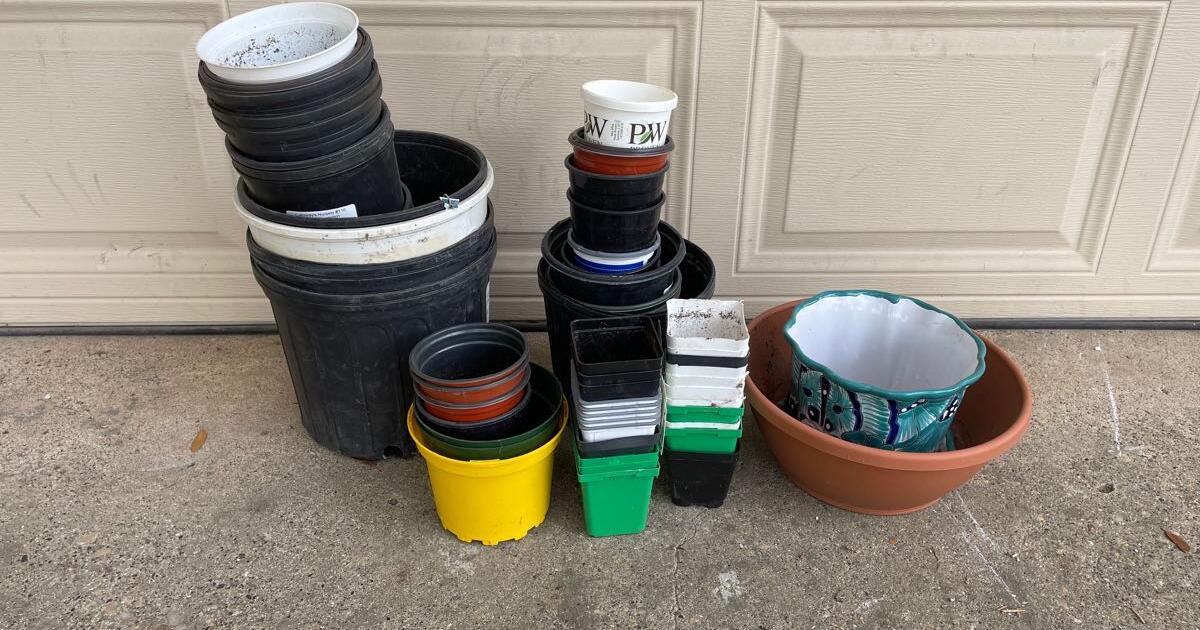 FREE planters and pots for Free in Richardson, TX For Sale & Free