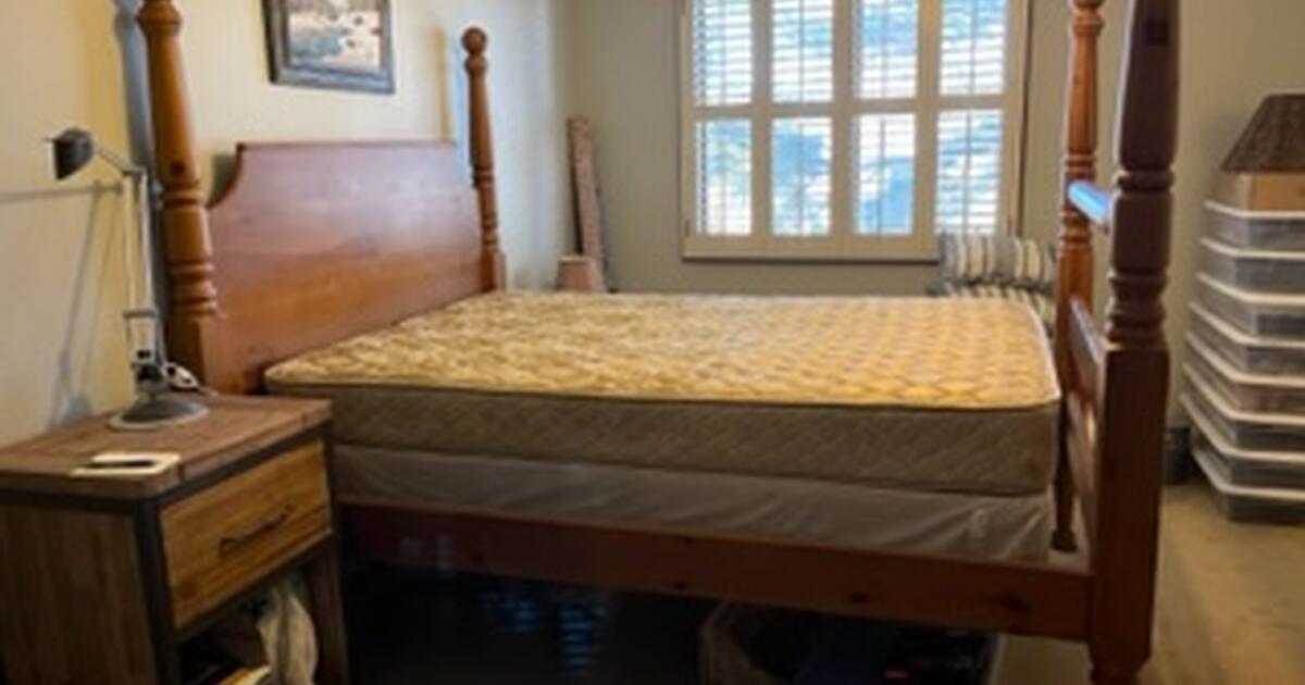 Queen Mattress FREE, good Full Mattress FREE, like new for Free in