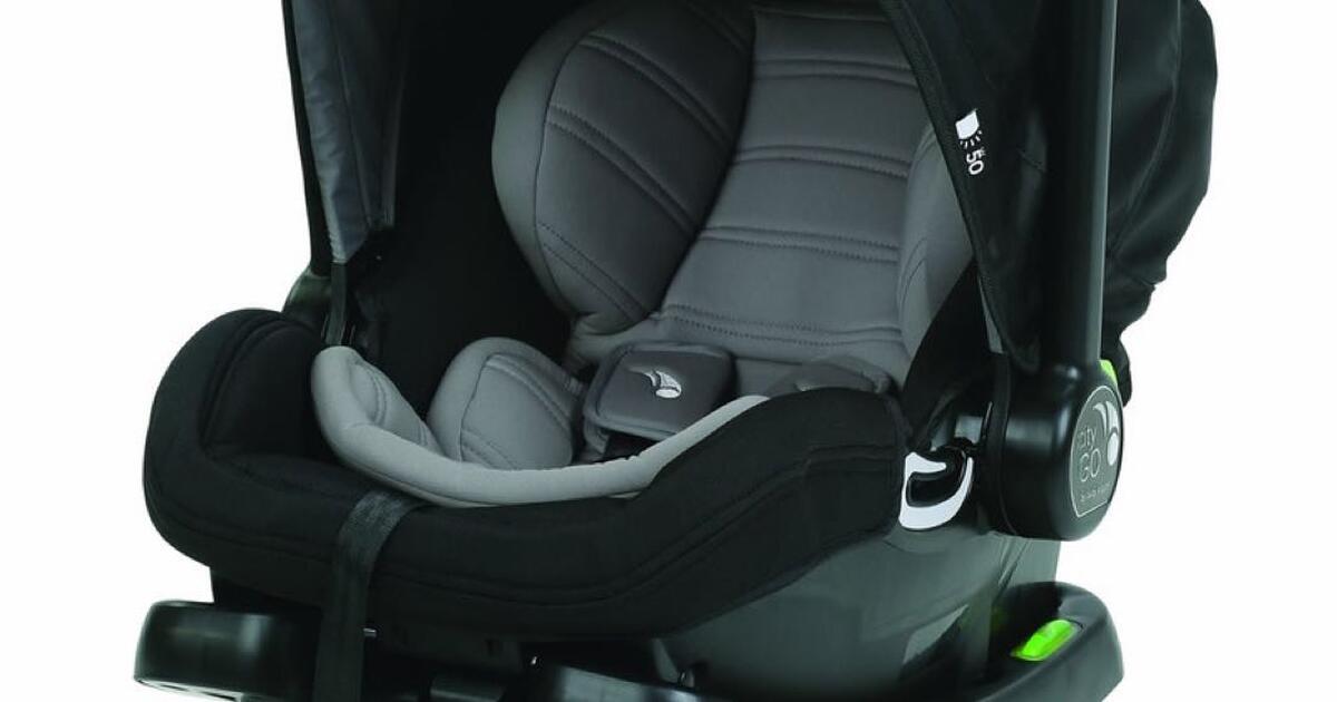 2x Baby Jogger Go car seats, 3 bases for 400 in Danville, CA For