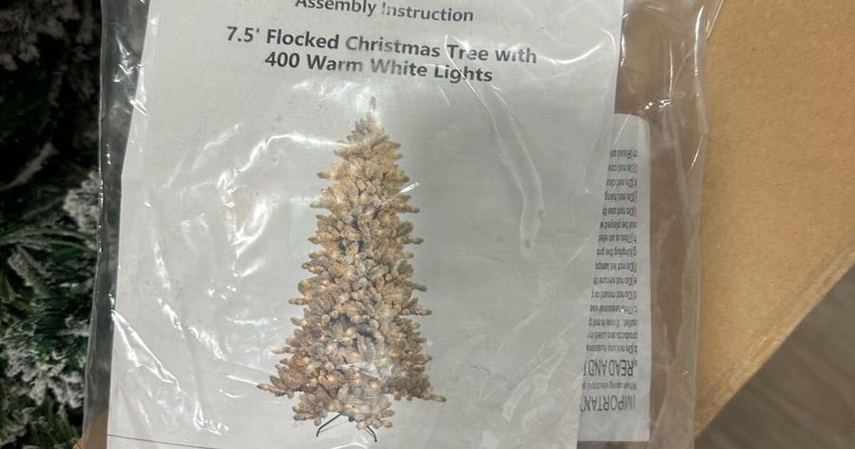 Christmas 🎄 tree for 50 in Martinsville, IN For Sale & Free — Nextdoor
