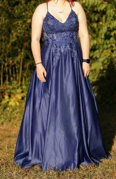 Beautiful Homecoming / Prom Dress Size 11 For $80 In Cincinnati, OH | For Sale & Free Nextdoor Beautiful Homecoming / Prom Dress Size 11 For $80 In Cincinnati, OH | For Sale & Free Nextdoor