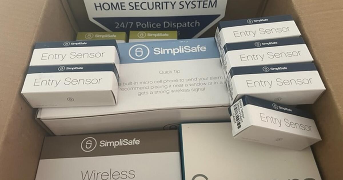 SimpliSafe Security System with 9 sensors, 2 motion sensors... New in ...