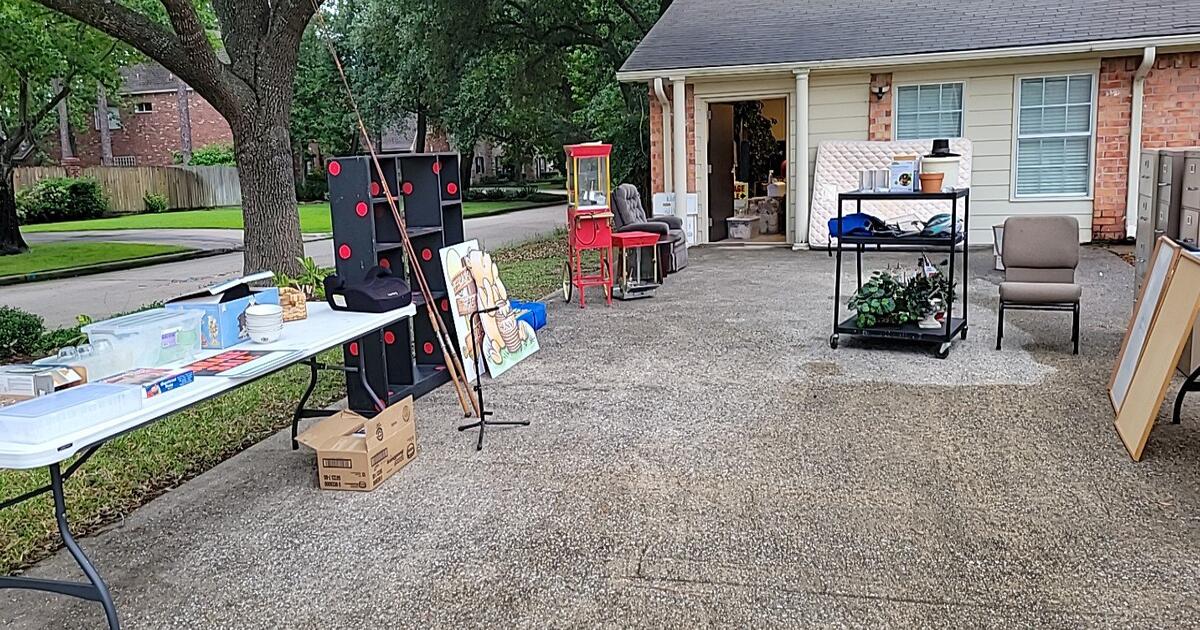 large garage sale 7001 Cutten Pkwy 77069 for 1 in Tomball, TX Finds