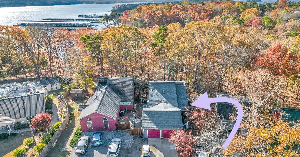 Lake front home beside Portman for 480000 in Townville, SC For Sale